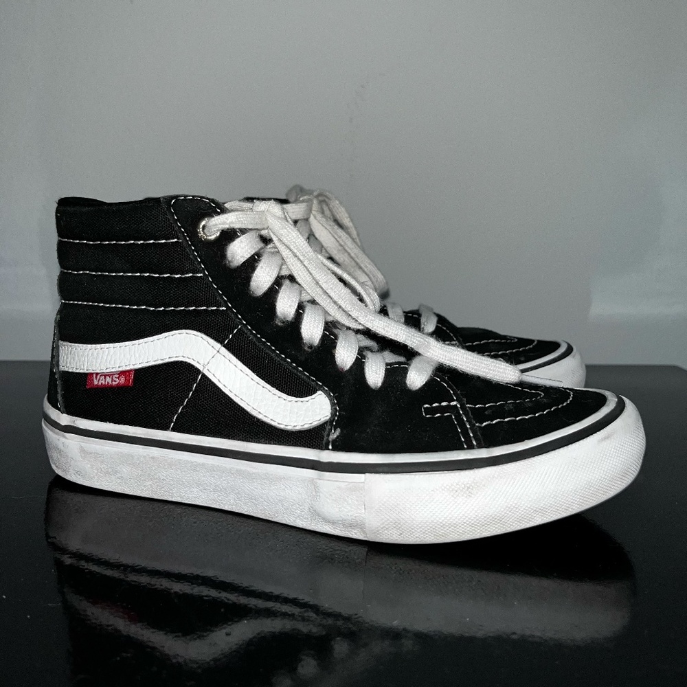 Sk8-hi black vans